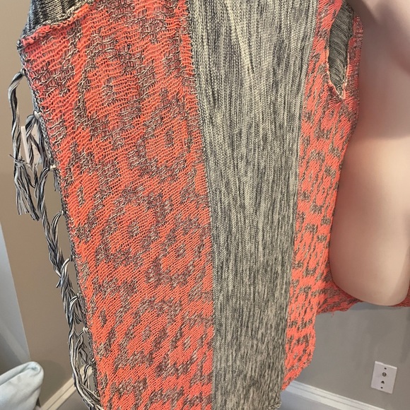 B4 Coral and Grey Cardigan Wrap. Fits all sizes. In EUC. - Picture 9 of 11